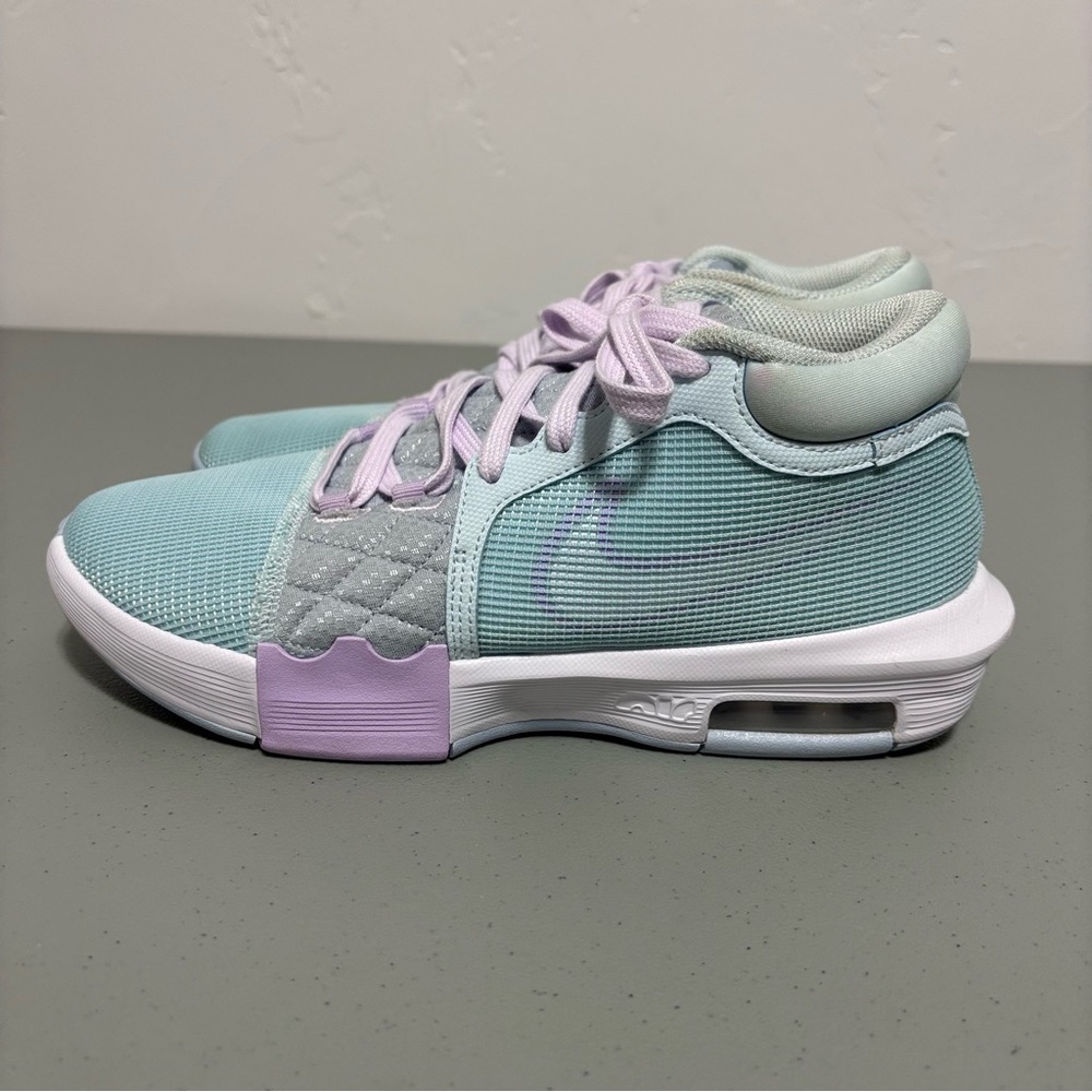 Nike Lebron Witness 8 Easter Glacier Blue Men's Basketball Shoes Athletic Size 8 - Picture 4 of 11